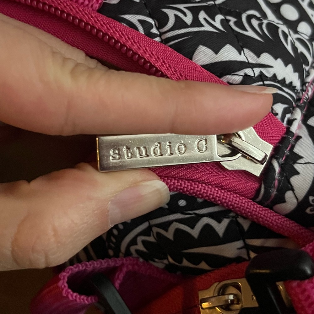 ๐ค Studio C Pink & Black Women's Camera Crossbody Bag ๐ค - Picture 5 of 6